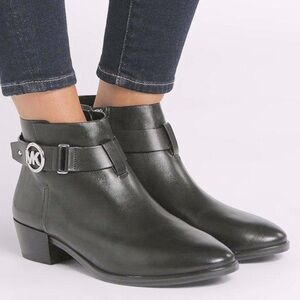 MICHAEL Michael Kors Harland Ankle Black leather Booties women’s size 6